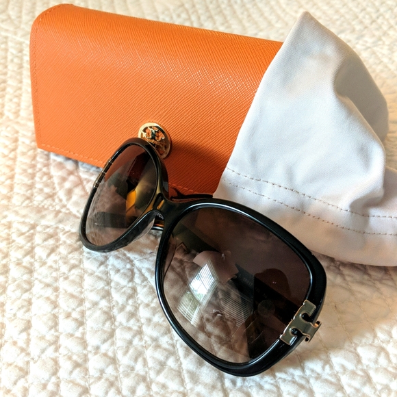 SOLD Tory Burch Sunglasses - Picture 1 of 5